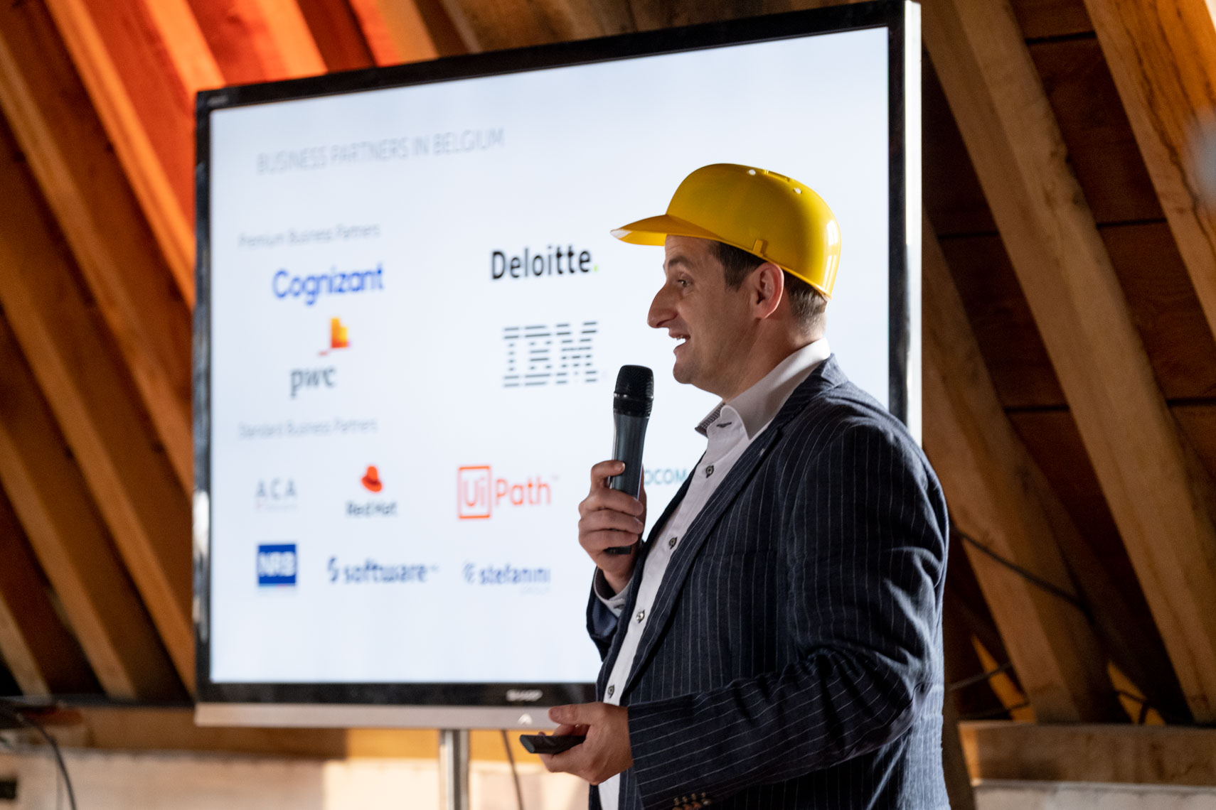 CIONET Belgium - Digitise Your Workforce