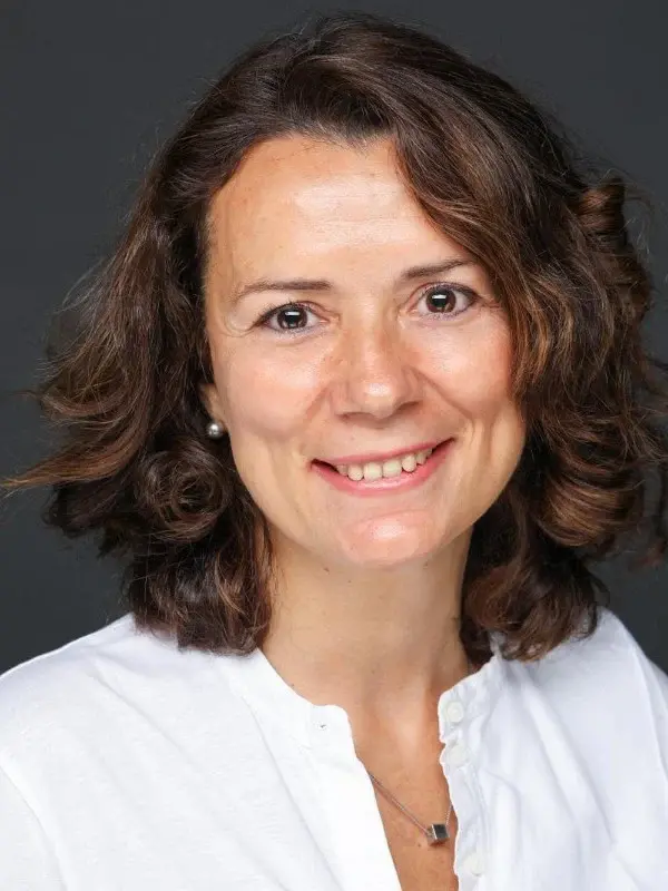 Gulnaz_Ones-600x800_820x