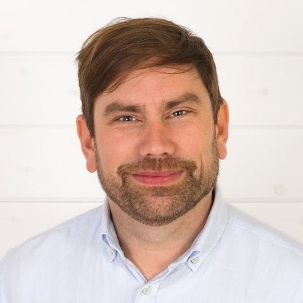 Tom Gillis  (600 x 600 px)